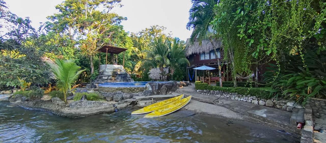 Casa Caribe Hotel Rio Dulce Exterior photo