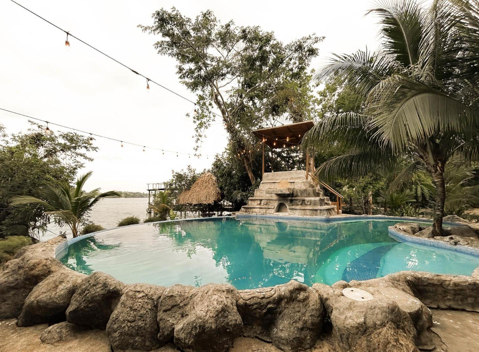 Casa Caribe Hotel Rio Dulce Exterior photo